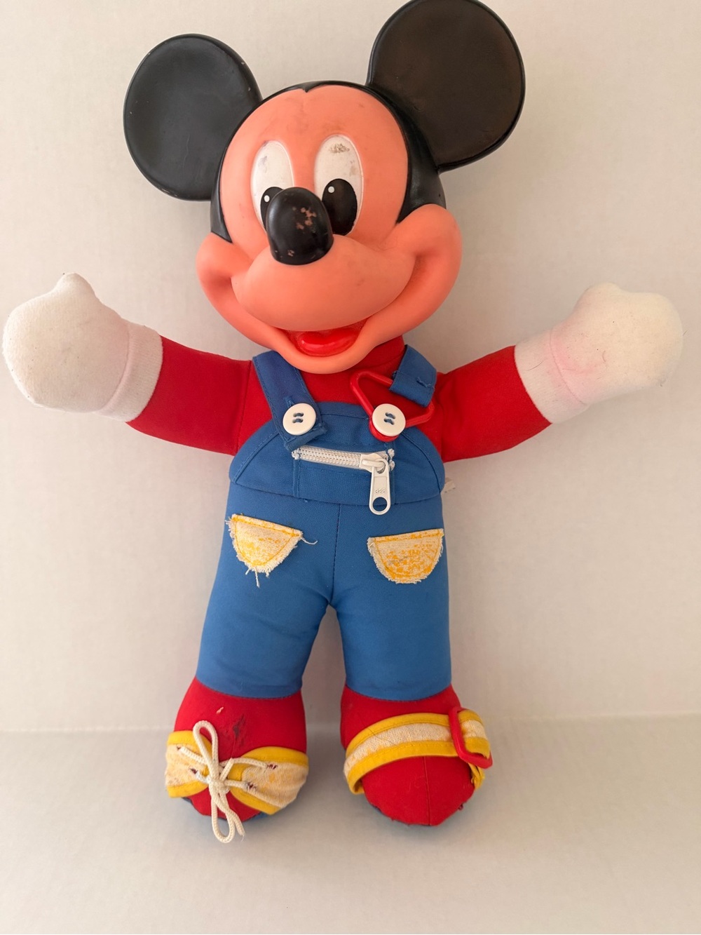 Dress Me Mickey 1989